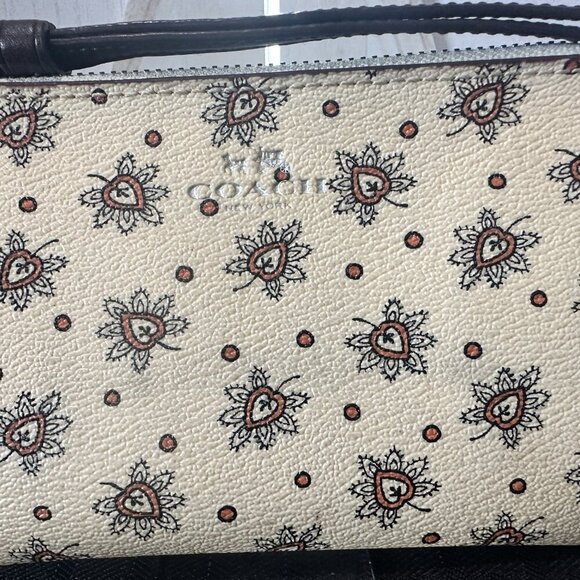 Coach Forest Bud Print Corner Zip Wristlet in Coated Canvas - Picture 3 of 9